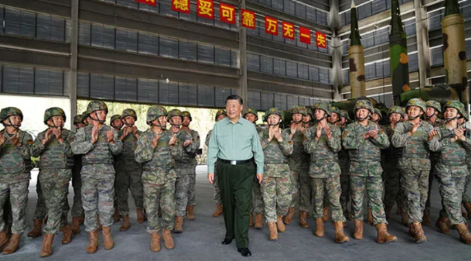 习近平在视察火箭军某旅时强调：坚持政治引领 强化使命担当 埋头苦干实干 提升战略导弹部队威慑和实战能力